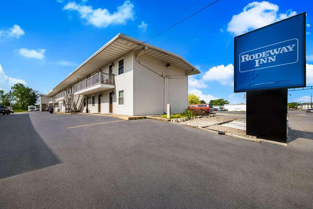 Rodeway Inn Ла-Кросс Экстерьер фото