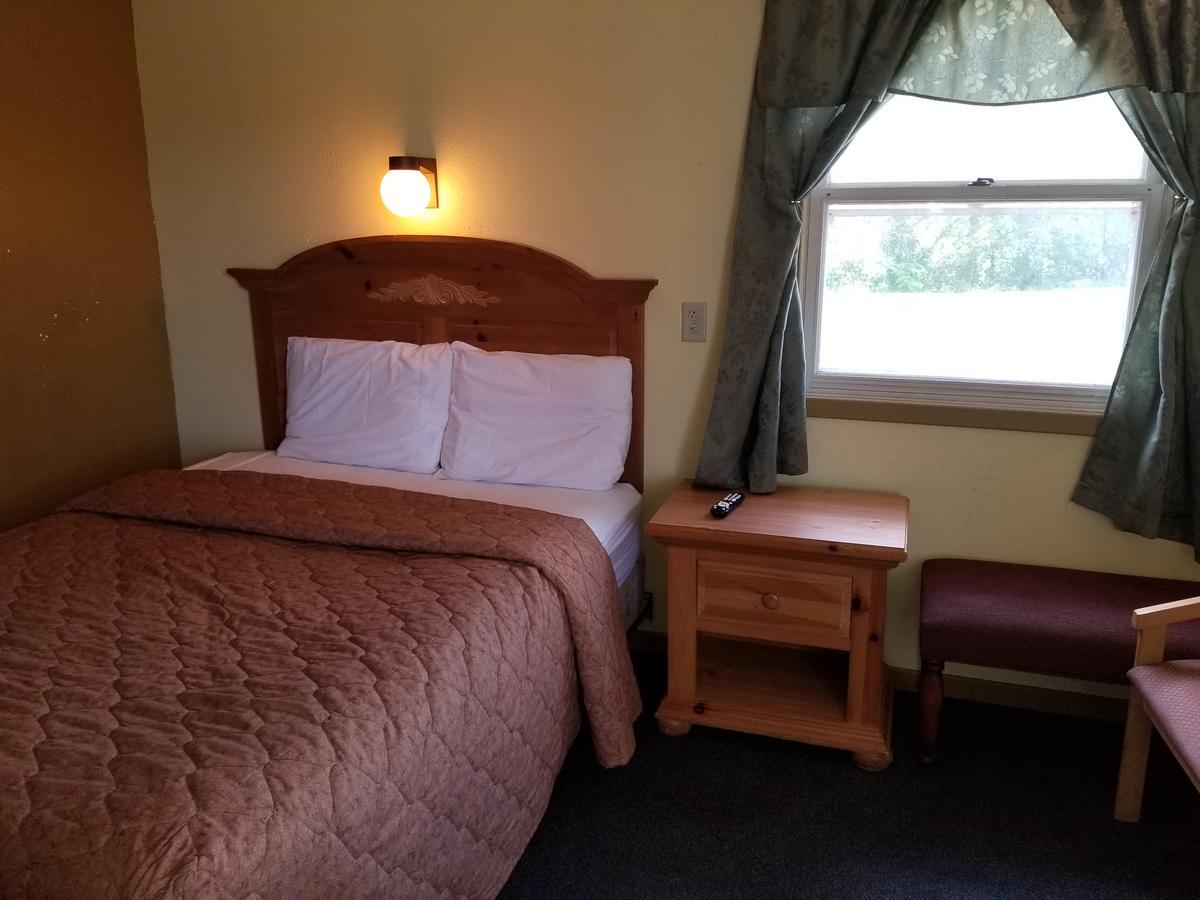 Rodeway Inn Ла-Кросс Экстерьер фото